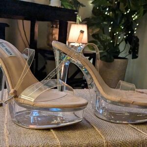 💲🤤Hell On Heels!! Clear , Nude Platformed for comfort All Night!!💲💲💲💲